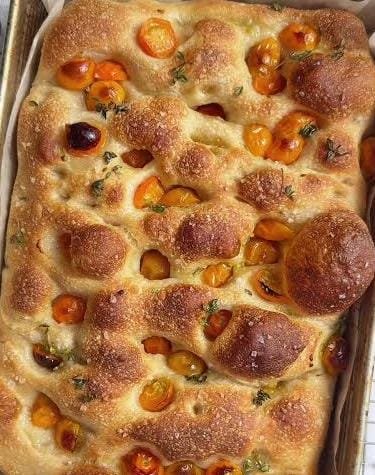 Focaccia de Masa madre con cherry y romero